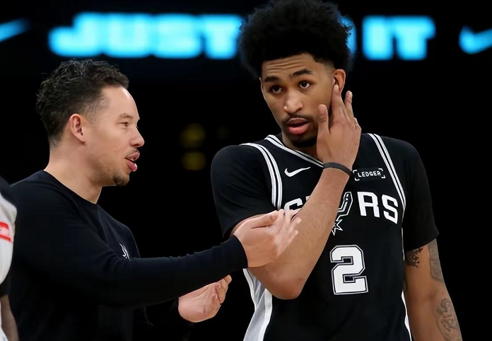 九游娱乐网页版-16分8板1助1断！哈珀刷新NBA纪录，米奇别再暴殄天物